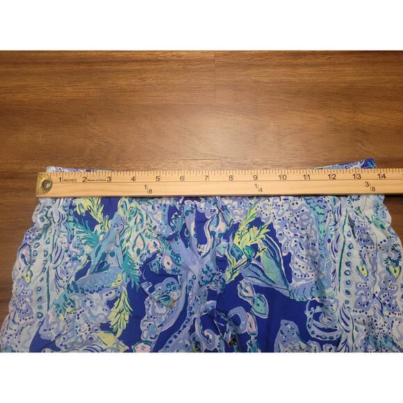 🌴 Lilly Pulitzer Shorts – XS Blue “Current” Print | Coastal Resort Style | EUC - Picture 6 of 9